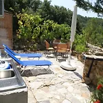 Holiday Home With Garden In Kritinia *