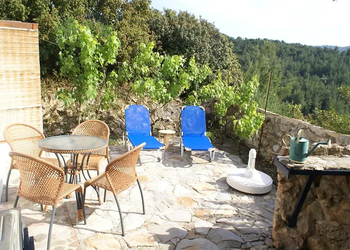 Holiday Home With Garden In Kritinia