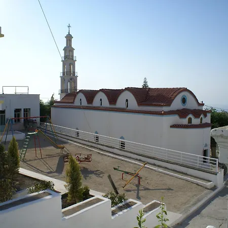 With Garden In Case de vacanță